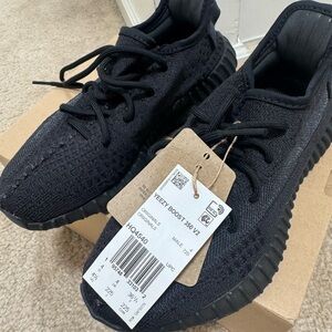 Yeezy Boost 350 V2 Onyx M4
